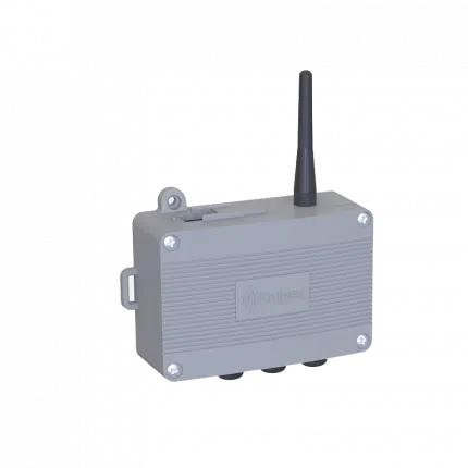 Module d'entrées et sorties LoRa Easy Enless TX IO 600-040 avec antenne, vue de trois quarts