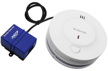 Détecteur de fumée AKCP SK avec module d'interface RJ45 bleu et câble