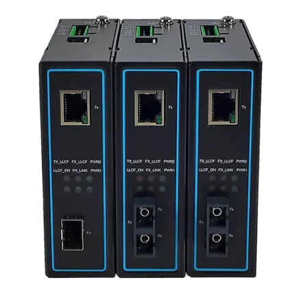 Trois convertisseurs fibre Gigabit ATOP EF24L en versions SFP et SC, vue de face