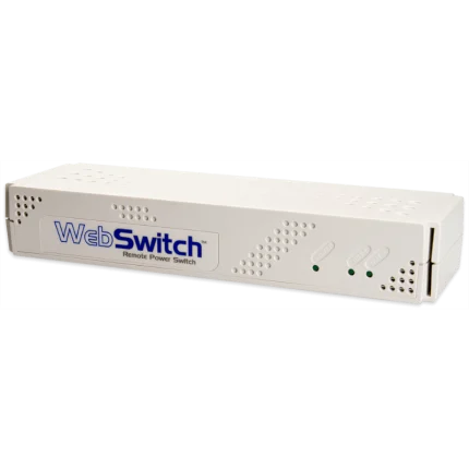 Prise IP pilotée ControlByWEB WebSwitch Plus, boîtier vu de trois quarts avant