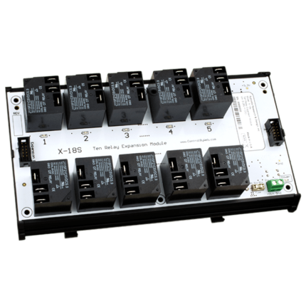 Module 10 relais 15 A ControlByWEB X-18s sur support rail DIN, trois quarts