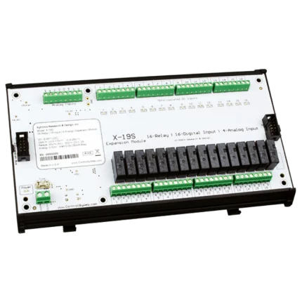 Module d'extension ControlByWEB X-19s avec 16 relais et borniers verts, vue de trois quarts