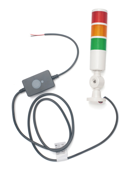 Dragino LC04 raccordé à une colonne lumineuse tricolore rouge, orange et verte