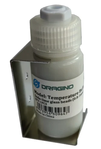 Flacon tampon Dragino Temperature Buffer posé dans son support métallique