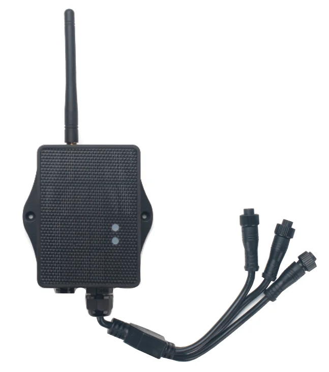Transmetteur LoRaWAN Dragino WQS-LB relié à trois sondes de qualité d'eau