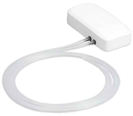 Capteur de pression différentielle Efento avec ses deux tubes de mesure transparents