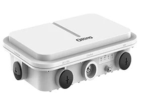 Point d'accès Wi-Fi 6 extérieur IP68 ORing IGAP-W99110GP+ avec presse-étoupes, vue de trois quarts