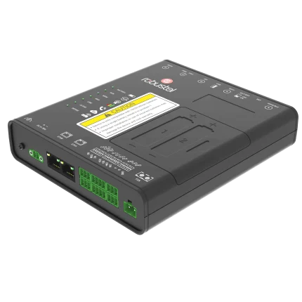 Passerelle voix 4G Robustel EV8100 pour ascenseur, vue de trois quarts