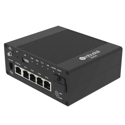Routeur 5G industriel Robustel R5030 en boîtier métal, vue de trois quarts